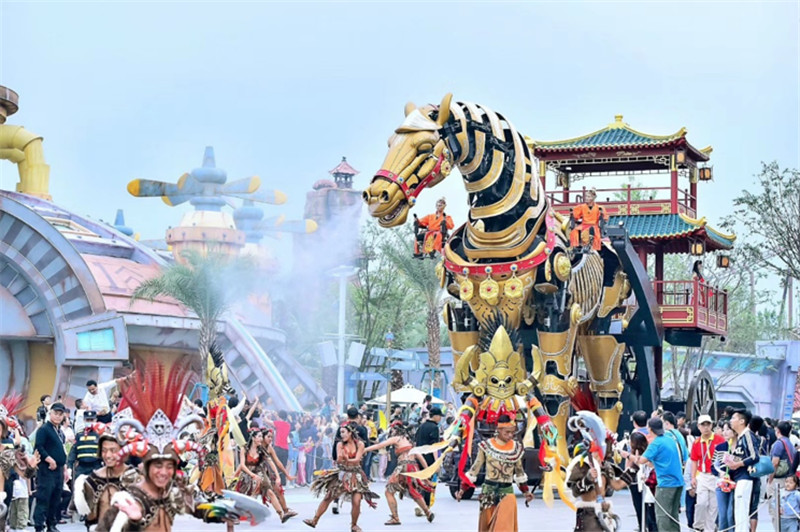 Xiao Di’s Giant Golden Bull appears on the Spring Festival Gala, sowing seeds for Chinese mechanical installation art