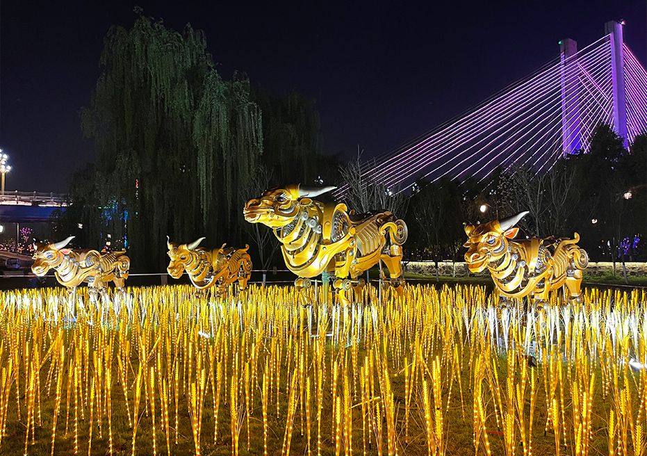 The Giant Golden Bull for the Spring Festival Gala